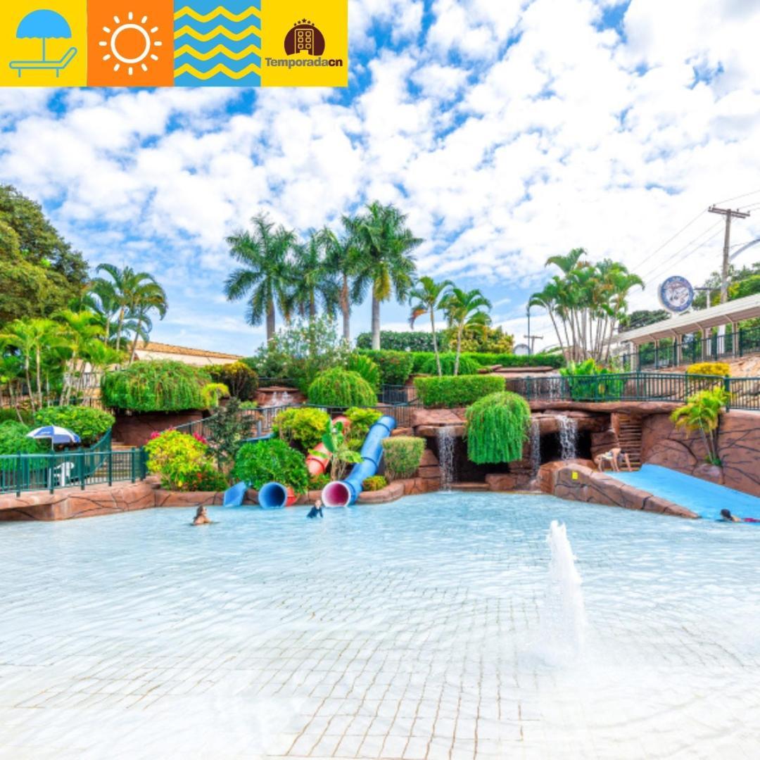 Piazza Com Acesso Ao Acqua Park Aparthotel Caldas Novas Luaran gambar