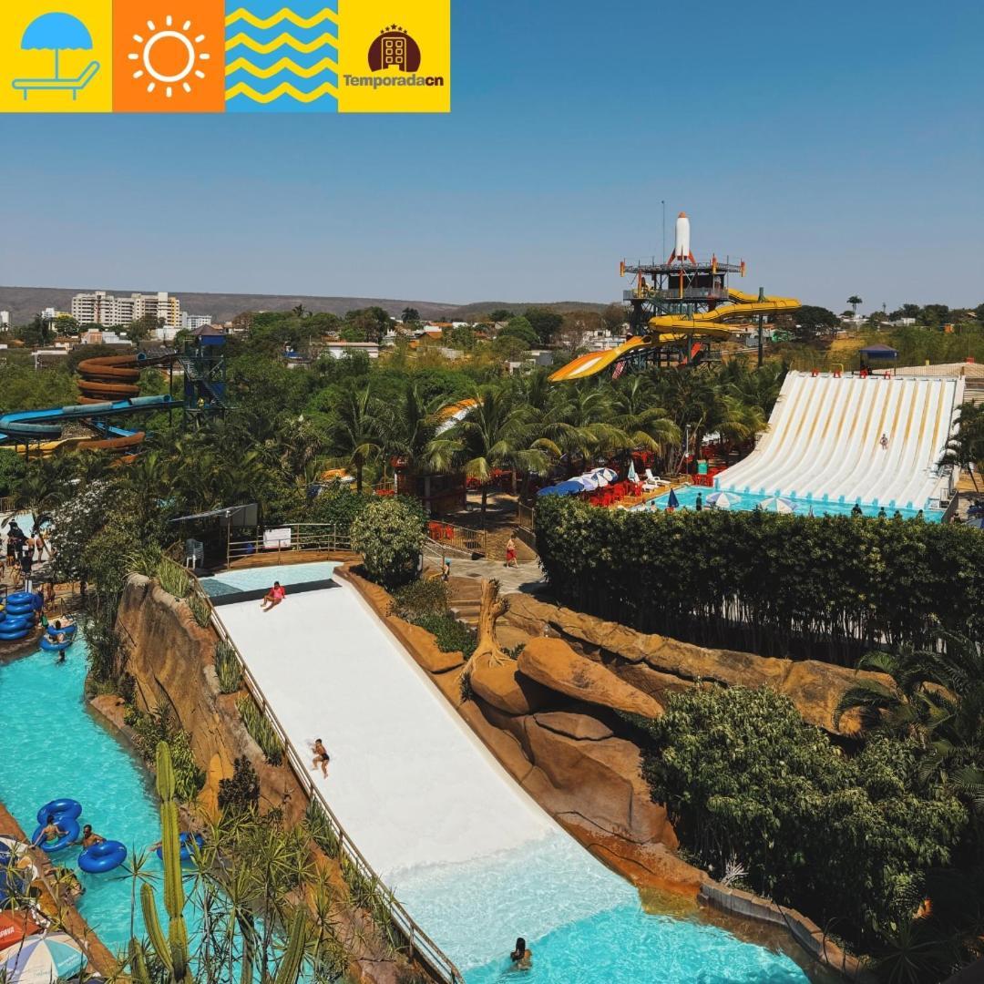 Piazza Com Acesso Ao Acqua Park Aparthotel Caldas Novas Luaran gambar