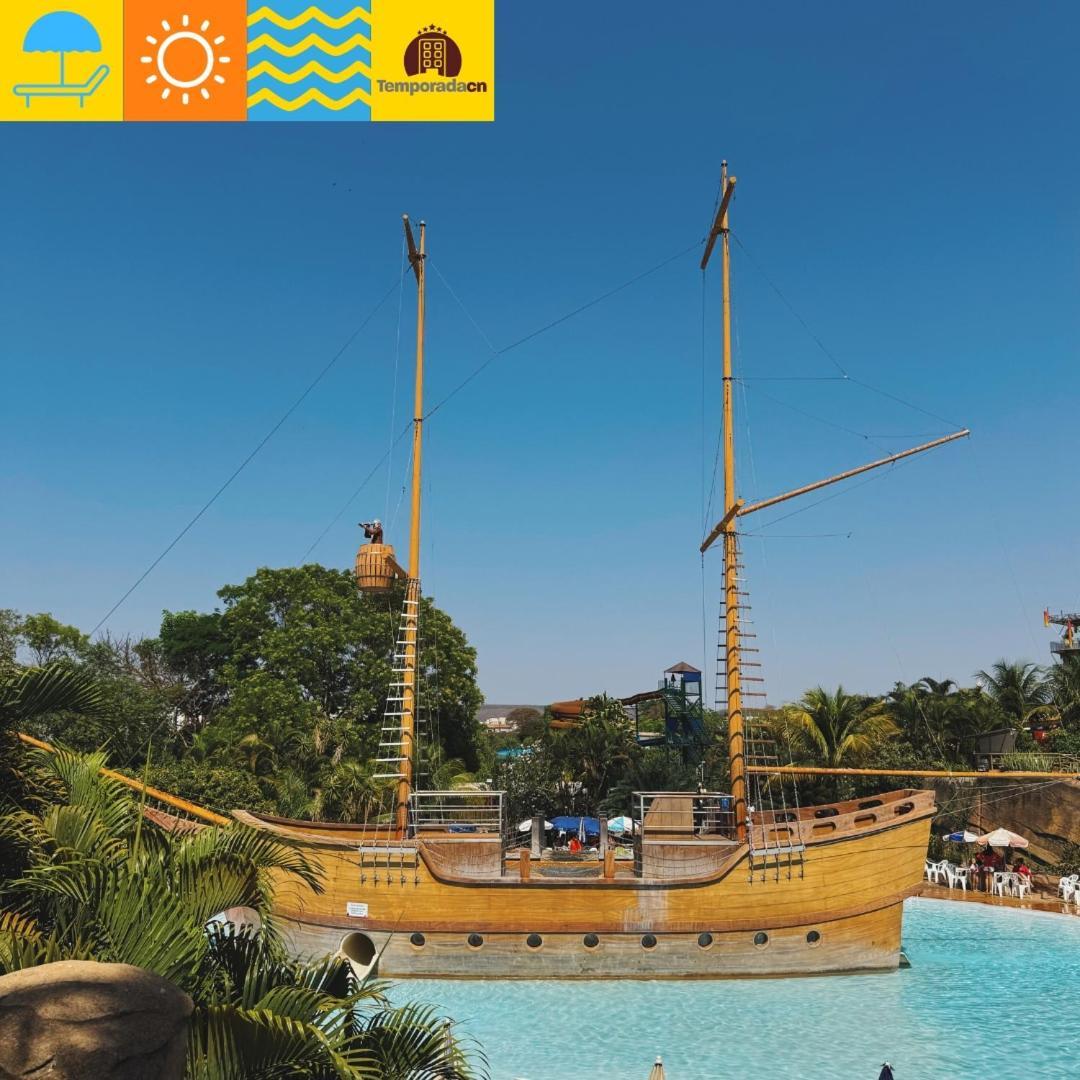Piazza Com Acesso Ao Acqua Park Aparthotel Caldas Novas Luaran gambar